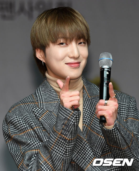 Members including group WINNER Kang Seung-yoon attended a coffee brand Fan signing event held at Ilji Art Hall in Cheongdam-dong, Seoul on the afternoon of the afternoon and have a meeting with fans.