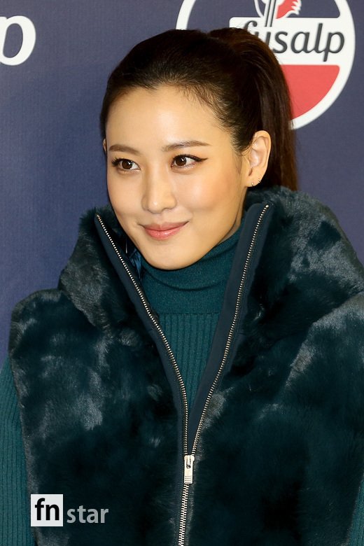 Actor Claudia Kim attended the photo call event of the outer brand Fujob held at the Fujob Dosan Flagship Store in Gangnam-gu, Seoul on the afternoon of the 3rd.