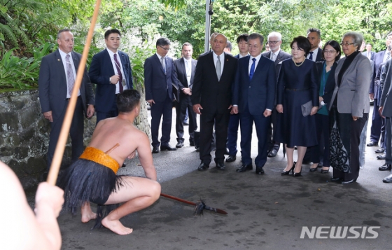 족 이미지