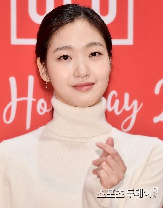 Actor Kim Go-eun attends a photo event at Uniqlo in Myeong-dong, Seoul on the morning of the 3rd. December 3, 2018.