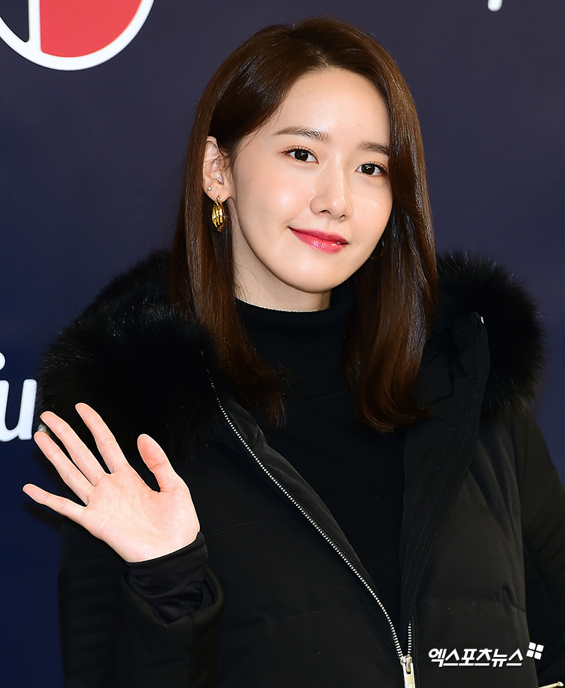 Im Yoon-ah, who attended the photo call event held at the Flagship Store in Gangnam Fujob Dosan, Seoul-dong, on the afternoon of the 3rd, has photo time.