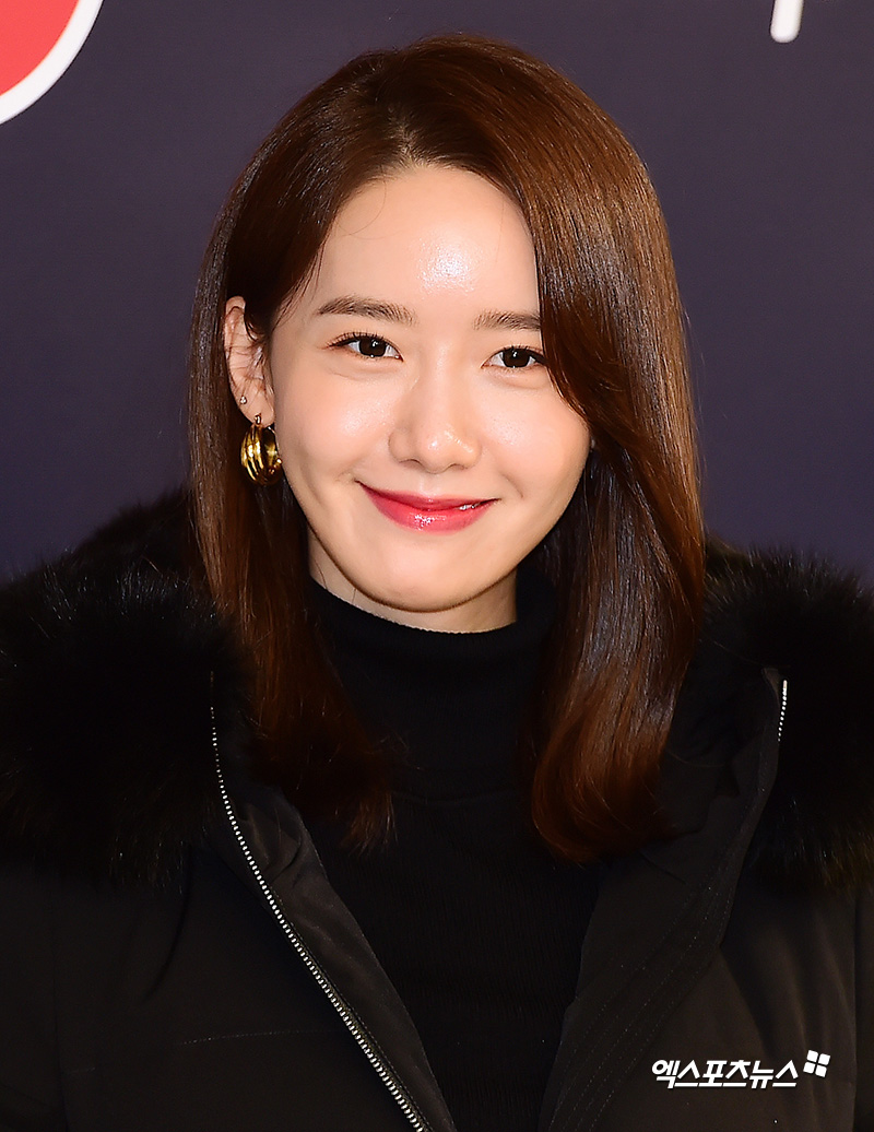 Im Yoon-ah, who attended the photo call event held at the Flagship Store in Gangnam Fujob Dosan, Seoul-dong, on the afternoon of the 3rd, has photo time.