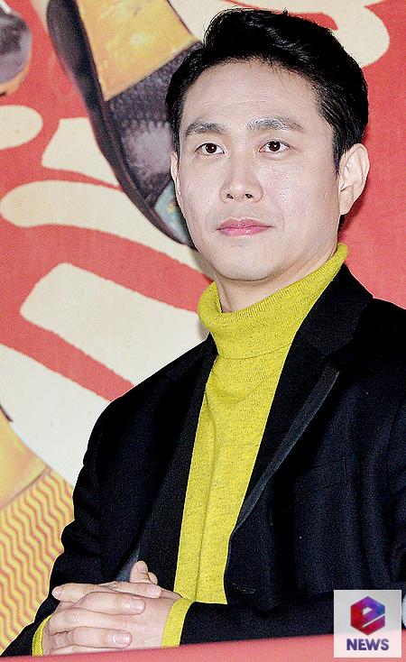 Actor Oh Jung-se attends a media preview of the movie Swing Kids at CGV Yongsan I-Park Mall in Seoul Yongsan District on the afternoon of the 4th.