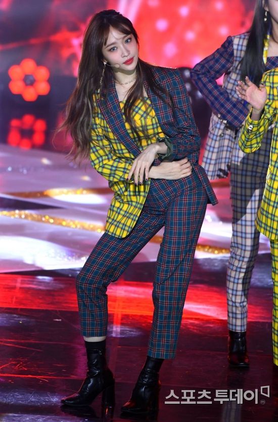 SBS MTV The Show live broadcast was held at SBS prism tower in Sangam-dong, Seoul on the afternoon of the 4th.The group EXID Hani, who took the stage on the day, is giving a wonderful stage. December 4, 2018.