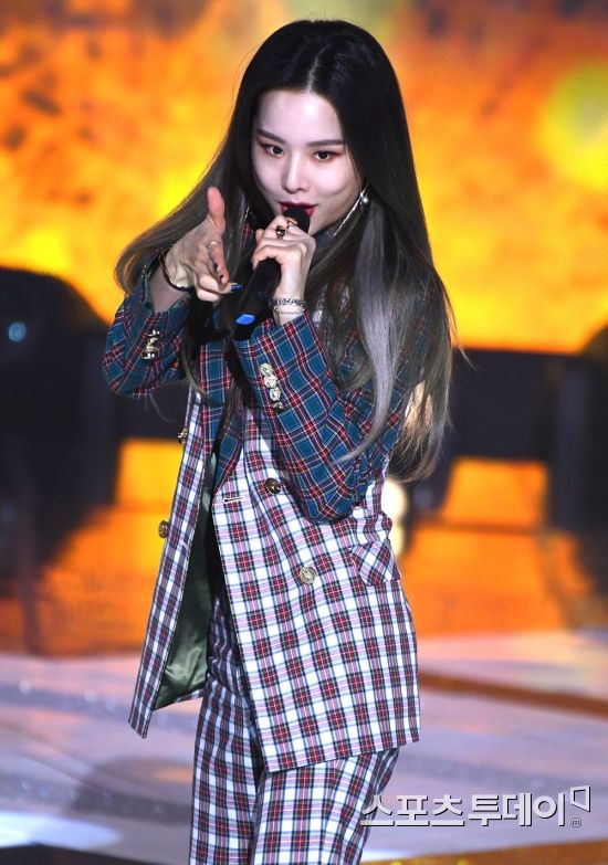SBS MTV The Show live broadcast was held at SBS prism tower in Sangam-dong, Seoul on the afternoon of the 4th.The group EXID Solji, who took the stage on the day, is giving a wonderful stage. December 4, 2018.