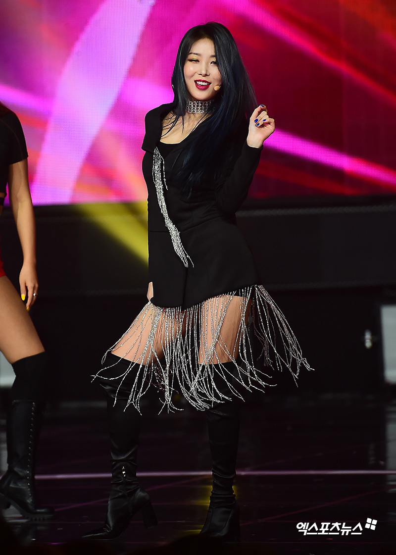 Yubin, who attended the MBC MUSIC Show Champion on-site at MBC Dream Center in Ilsan, Goyang City, Gyeonggi Province on the afternoon of the 5th, is showing a wonderful performance.