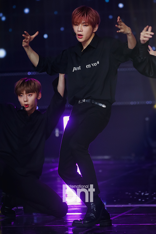 MBC MUSIC Show Champion on-site public release was held at the Ilsandong-gu Chang Dong MBC Dream Center on the afternoon of the 5th.Group Wanna One Kang Daniel is showing off a great stage.news report