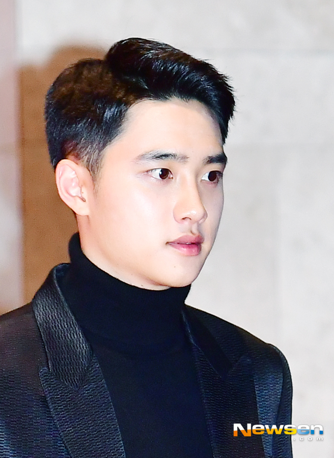 The VIP premiere of the movie Swing Kids was held at Lotte Cinema Lotte World Tower Cine Park in Sincheon-dong, Songpa-gu, Seoul on December 6th.D.O. attended the meeting.Jang Gyeong-ho