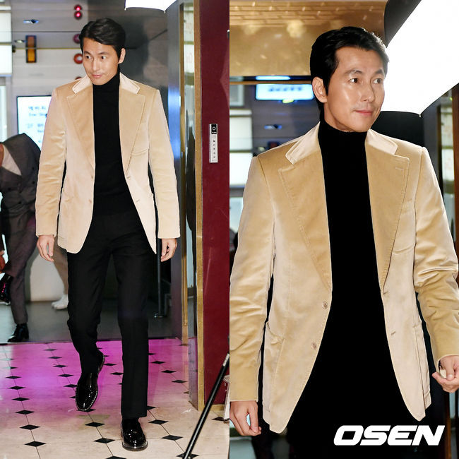 A liquor brand photo call was held at the Flagship Store in Itaewon-dong, Seoul Yongsan District on the morning of the 6th.Actor Jung Woo-sung has photo time.