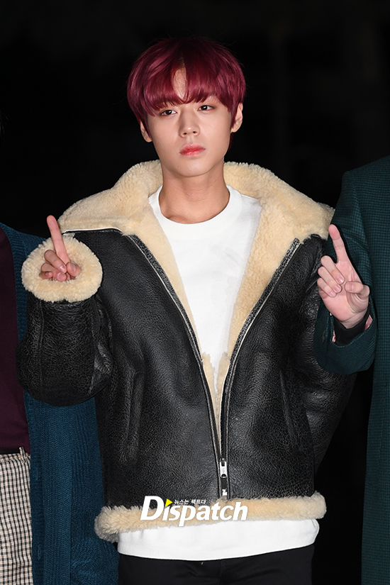 KBS-2TV Music Bank rehearsal was held at KBS public hall in Yeouido, Yeongdeungpo-gu, Seoul on the morning of the 7th.Wanna One Park Jihoon braced for cold snap with black leather coatOn the other hand, Music Bank will be attended by Yubin, Wanna One, New East W, Red Velvet, The Boys, Null, Nature and Lovelies.I ripped the comics out.Woul, man, god.Smiley atmosphere.