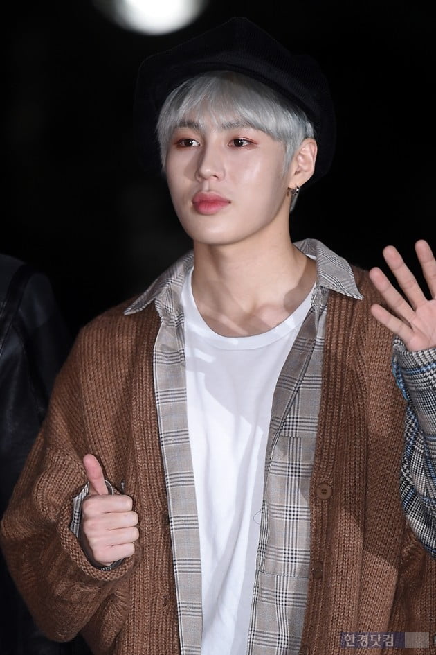 Group Wanna One Ha Sung-woon attended Music Bank rearsal held at the public hall of KBS New Building in Yeouido, Seoul on the morning of the 7th.