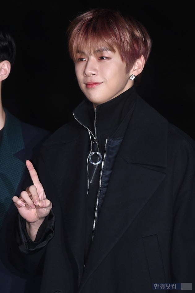 Group Wanna One Kang Daniel attended Music Bank rearsal held at the public hall of KBS New Building in Yeouido, Seoul on the morning of the 7th.