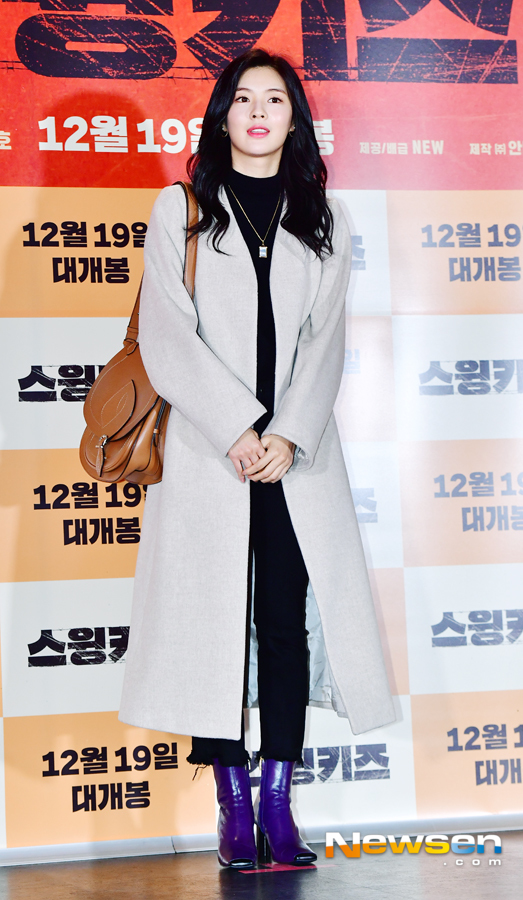 The VIP premiere of the movie Swing Kids was held at Lotte Cinema Lotte World Tower Cine Park in Sincheon-dong, Songpa-gu, Seoul on December 6th.Lee Sun-bin was present on the day.Jang Gyeong-ho