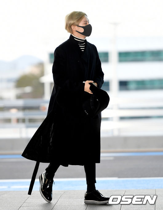 SHINee Lee Tae-min is leaving for Bangkok through the Incheon International Airport Terminal 2 on the afternoon of the 7th to attend the overseas schedule.Lee Tae-min is heading to the departure hall.