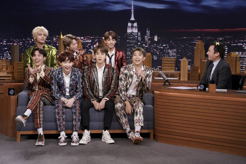 BTS (pictured) was named the Bloomberg 50 this year along with Worldly Nouns, the only Korean to do so.Bloomberg announced on its website on the 6th (local time) that it selected 50 teams of people and organizations that have achieved the most remarkable results in 2018 in business, entertainment, finance, politics and science and technology.In the business sector, Fed members were named, including Ben van Boerdon, CEO of Royal Dutch Shell, and Jerome Powell, chairman of the United States of America Federal Reserve, in the financial sector.In the political field, Times Up, which engages in sexual violence and gender discrimination throughout the United States of America, was selected.The group provides legal advice to women affected by sexual violence.In the science and technology category, Amy Hood, Microsofts chief financial officer (CFO), and Donna Strickland, the Nobel Prize winner, were named. United States of America singer Taylor Swift and BTS were selected for the entertainment category.Bloomberg said, BTS is the first place on the Billboards album chart with Love Yourself (LOVE YOURSELF Tear) in June.It is the first K-pop band to be on the chart, and once again charts first place with Love Yourself-Resolve Answer (LOVE YOURSELF Answer) in AugustWe have achieved unprecedented success in United States of America, he said.The great popularity of BTS is due to the fact that the younger generation is a favorite genre, but has been willing to talk about social issues, mental health, and politics, he said.BTSs first World Stadium tour ticket sold out in a few minutes, a sign that World audiences are ready to accept a band with Koreas sensibility, he said.Billboards first placeAn unprecedented success in the back.