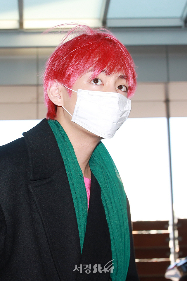 BTS (BTS) member V is leaving for Taipei.