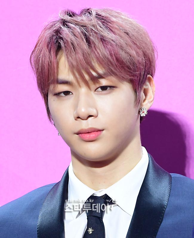 Fan of Kang Daniel delivered Donation money to 10 social organizations for Wanna One Kang Daniels birthday.Fan of Kang Daniel released a donation certificate received from 10 organizations along with Donation news on his Twitter on May 5, saying, I hope Daniels 23rd birthday, which is approaching the eyes, will be a more meaningful day for many people, and I distributed a total of 9612,100 won to 10 foundations.The group that the Fan delivered the Donation Fund was the Korea Childrens Leukemia Foundation, Korea Childrens Cancer Foundation, UNICEF, Save the Children, Doctors Without Borders, Animal Rights Cara, Animal Rights Group Care, Green Umbrella Childrens Foundation, .The total amount of Donation money, 9,612,100 won, was matched to Kang Daniels birthday, 961210, which became a hot topic last year when Kang Daniels birthday was delivered to social organizations.The Korea Childrens Leukemia Foundation, which received Donation money from Fan last year, said, I hope that the person in charge of Donation will be a little warmer for the friends who are fighting hard in cold winter.I am grateful to Fan for giving warm love to children with childhood cancer and Wanna One Kang Daniel for giving me a warm love, he said. I would like to thank you again for borrowing this place.Kang Daniel Fans have shared love with Donation on Kang Daniels anniversary and service.In the news of this Fan, which conveyed the heart of congratulating Kang Daniels birthday to a warm Donation, other Fans said, You are always happy and healthy, even with this sense of good deeds, You are very proud and wonderful as Kang Daniel Fan, Thank you for your meaningful Donation, Kang Daniel name Donation.It is not a small amount, but it is great. Meanwhile, Wanna One, a group of Kang Daniel, made a comeback for the last time before the end of the contract, releasing its first full-length album 111=1 (POWER OF DESTINY) last month.The title song Spring Wind is a fate (DESTINY) that you and I have missed each other as one, but it contains the will (POWER) to meet again and become one by fighting against the fate.Wanna One meets Fankle through various awards ceremony at the end of the year.