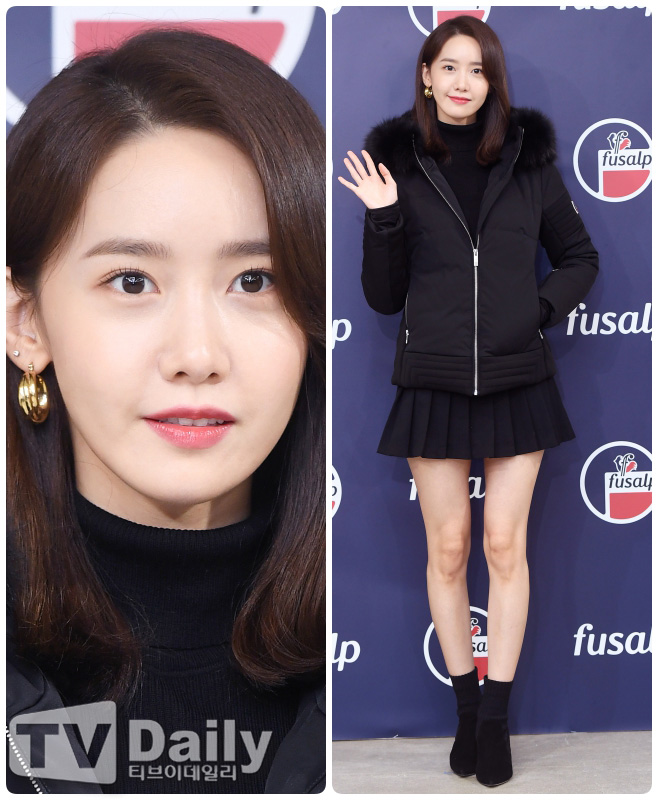Im Yoon-ah the top is winter, the bottom is summer Girls Generation Im Yoon-ah attended a photo call event held at the Flagship Store in Fujob Dosan, Sinsa-dong, Gangnam-gu, Seoul on the afternoon of the 3rd.Girls Generation Im Yoon-ah poses on the day.fuzzo photocall