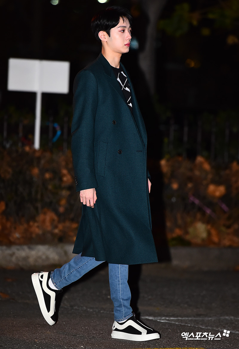 Wanna One Lai Kuan-lin has a photo time at KBS Music Bank rehearsal held at the public hall of Seoul Yeouido-dong KBS new hall on the morning of the 7th.