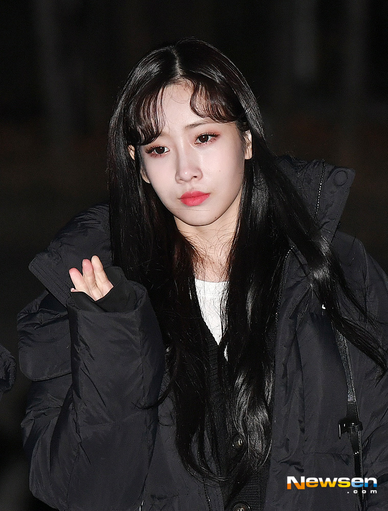 KBS 2TV Music Bank rehearsal was held at the public hall of Yeouido KBS New Pavilion in Yeongdeungpo-gu, Seoul on December 7th.Lovelyz Yoo Ji-ae poses on the day.
