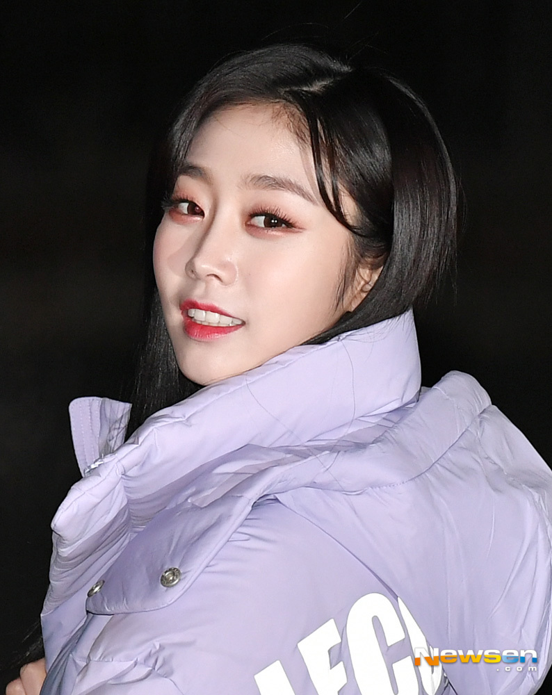 KBS 2TV Music Bank rehearsal was held at the public hall of KBS New Pavilion in Yeouido, Yeongdeungpo-gu, Seoul on December 7th.Lovelyz Seo Ji-soo poses on the day.useful stock
