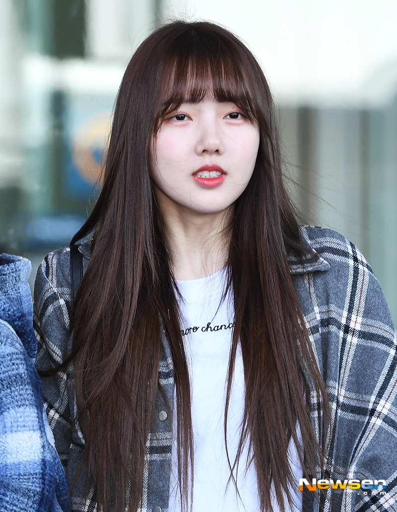 Group GFriend departed overseas on December 8th, with an airport fashion through Incheon International Airport Terminal # 2.On that day, GFriend (Wish, Yerin, Eunha, Yuju, Mystery, Thumb) Yerin is moving to the departure hall.yun da-hee