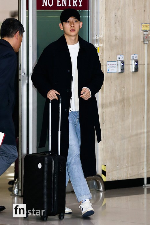 Actor Jung Hae In arrived at Gimpo International Airport after finishing the fan meeting schedule in Japan Tokyo on the 10th.