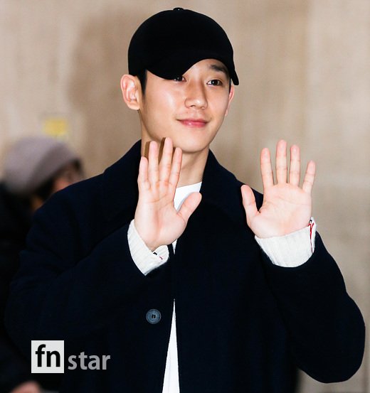 Actor Jung Hae In arrived in Tokyo on the 10th through Gimpo International Airport after finishing the fan meeting schedule in Tokyo, Japan.