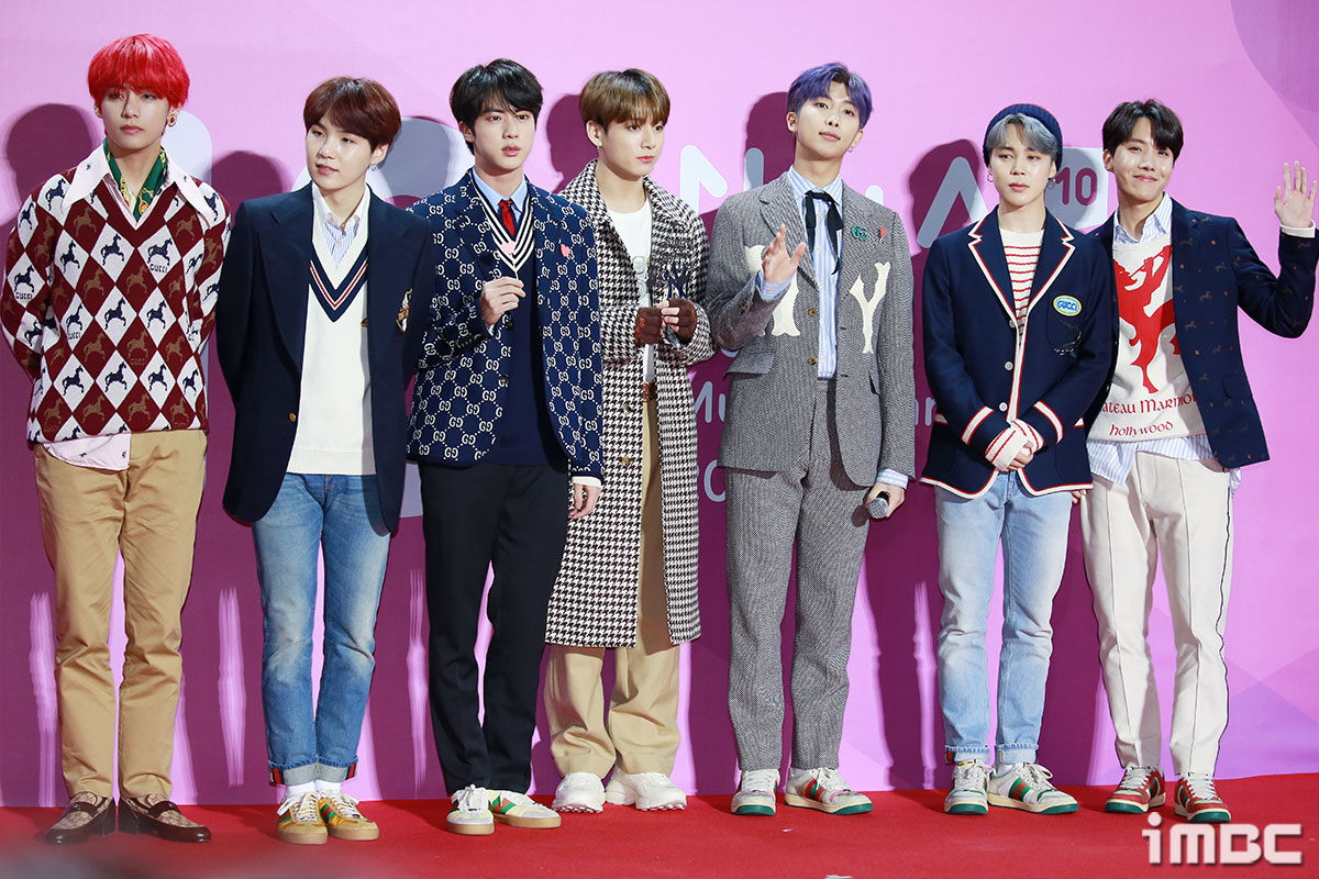 BTS first place on Boy Group brand reputation in December 2018took the place.BTS, which is reborn as a global group and is busy with 2018 more than anyone else, has been working on United States of America Billboard social 50 artist first place until recently, United States of America Bloomberg News first selection of Korean singers in Bloomberg 50, Twitters most tweeted accounts in 2018, and has proved its popularity.In addition, the first place of brand reputation for 7 consecutive months in KoreaHe continued to solidify his position as the best boy group.The Korean company RAND Corporation measured the participation of the boy group brand, JiSoo, MediaJiSoo, Communication JiSoo, and Community JiSoo through the analysis of consumer behavior of 109,273,546 boy group brand Big Data from November 7, 2018 to December 8, 2018.The 30th place in the Boy Group brand reputation in December 2018 was BTS, Wanna One, Exo, New East W, BTOB, Seventeen, The Boys, Shiny, NCT, Winner, Monster X, Big Bang, Stray Kids, Infinite, Highlight, Godseven, Golden Child, Astro, JBJ, Hotshot, Icon, NCT 127, Super Junior, Bix, Beast, 2PM, MXM, Lay, Decrunch, TVXQ were analyzed in order.The Boy Group Brand Reputation Big Data Analysis in December 2018 shows that BTS is the first placeIn the link analysis of BTS, Enjoy, Excitement, Warm was high, and Album, Amy, Bloomberg was high in keyword analysis.In the analysis of the positive ratio, the positive ratio was 81.20%. On the other hand, brand reputation JiSoo is an indicator that extracts brand big data and analyzes consumer behavior, classifys it into participation value, communication value, media value, and social value.iMBC Kim Eun-Byeol  Photo iMBC