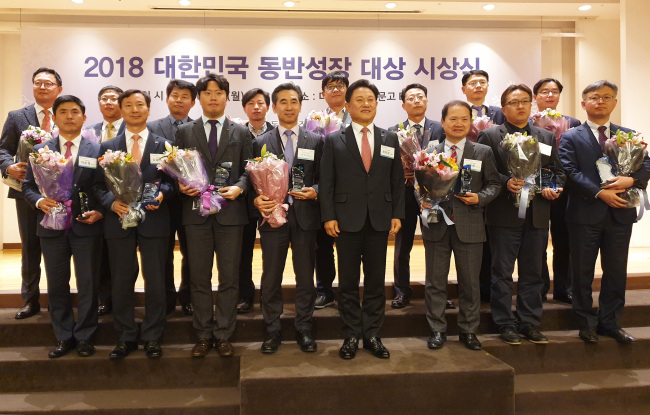 동서문화 이미지