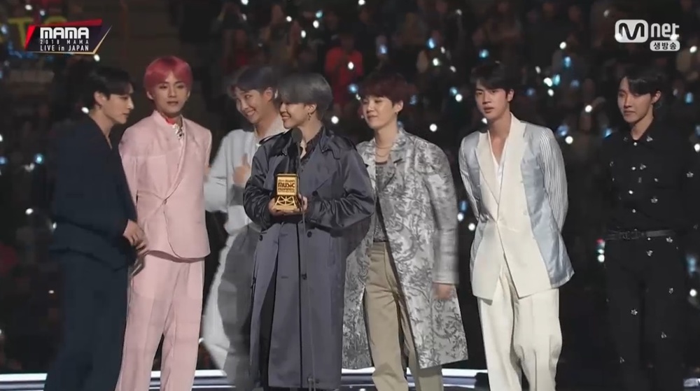 BTS has won the Music Video Award.Group BTS won the Payborit Music Video award at Mnet 2018 MAMA FANS CHOICE on December 12th.Twice heart shaker, BTS idol and Wanna One beautiful were nominated.The Payborit Music Video Award Award winner announced through the reaction video of global K-pop fans is BTSIda.Thank you to Amy (fan club) for watching our music video a lot; thank you for the manager who took the pretty, cool music video, BTS said.I would like to thank many people for enjoying Music Video, and I will also take a picture of Music Video with Golden Close Film later.Please look forward to it, he said.emigration site