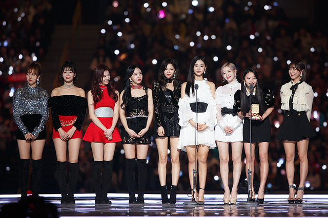 BTS held four total trophies at the awards held at the Japan Saitama Super Arena on the afternoon of the 12th, including the Worldwide Icon City of London The Ear, Worldwide Fans The Choice Top 10, Payborit Music Video and Payborit Dance The Artist Man.In particular, the awards have been awarded for three consecutive years since 2016.The Japan version MAMA, which was held on the 10th following Seoul, was held under the name of 2018 Mama Fans The Choice in Japan.Reflecting the trends of music fans who actively communicate with social media, the award was decided by 100% fans and the title of Fance The Choice was attached.BTS became the first award of the Worldwide Icon City of London The Year, which was newly created this year.BTS members said, It seems to be an honor to be able to gain such a great popularity in various countries as a Korean singer.Thank you BTS members who are always around when they are tired or happy. I love members and fans. The top 10 were BTS, TWICE, Wanna One, Monstar X, NCT127, New East W, Black Pink, Gods Seven, MAMAMOO and Seventeen.The Payborit Dance Women The Artist Award was received by TWICE; the Payborit Vocal The Artist Award went to MAMAMOO.The Style in Music Award was won by Monstar; the Payborit Dance The Artist Japan received the Japan Group Bullet Train.Actor Park Bo-gum stepped up as the host of the Awards.Japanese actor Matsushige Yutaka, famous for his drama Lonely Gourmet, and domestic actors such as Yang Se-jong, Jung So-min and Lee Sung-kyung were together with the prize winner.The awards held at Seoul on the 10th, under the name of 2018 MAMA Premier in Korea, won the Rookie of the Year and the Specialty.The other three awards will be presented at the Hong Kong Asia World Expo Arena on the 14th.
