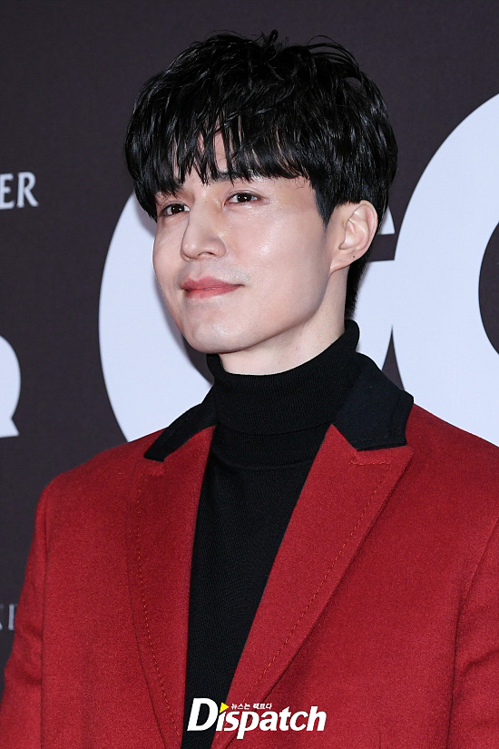 Actor Lee Dong-wook attended the 2018 Zikyunite commemorative photo call held at Nonhyun-dong SJ Kunsthalleh in Gangnam-gu, Seoul on the afternoon of the 13th.Lee Dong-wook attracted the reporters Sight at a glance with his unique good eyes on the day.I dont need Lighting.Im so happy to say hello.Melo-eyed.