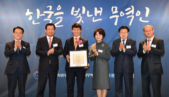 에스티아이 이미지