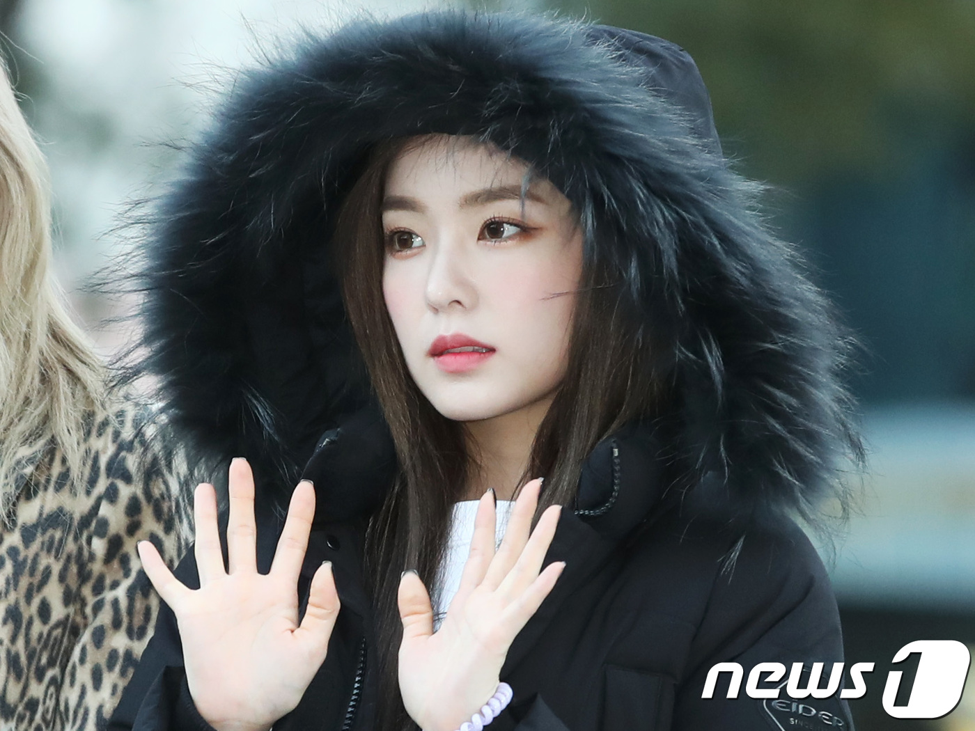 Seoul=) = Red Velvet Irene poses at the KBS2 Music Bank (MU Bang) rehearsal held at the public hall of KBS New Building in Seoul Yeouido on the morning of the 14th.December 14, 2018