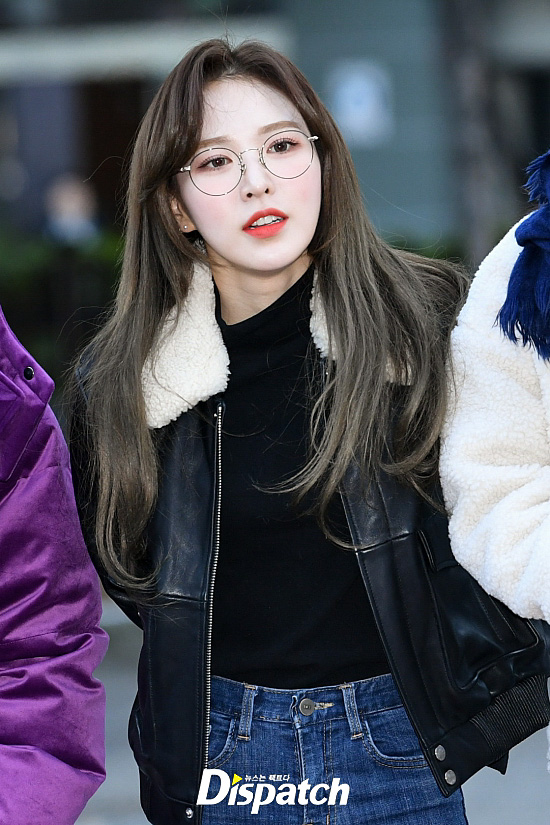 KBS-2TV Music Bank rehearsal was held at the KBS public hall in Yeouido, Yeongdeungpo-gu, Seoul on the morning of the 14th.Red Velvet Wendy gave fashion a point with glasses on the day - an intellectual charm overflowing.On the other hand, Music Bank will be attended by Exo, Red Velvet, NCT127, LaBoom, Uptension, Golden Child, Hay Girls, JBJ95, Ben, Won Poyu, Day Six and Voiceper.Smile sarr.Bloody Beauty.Campus Hoon.