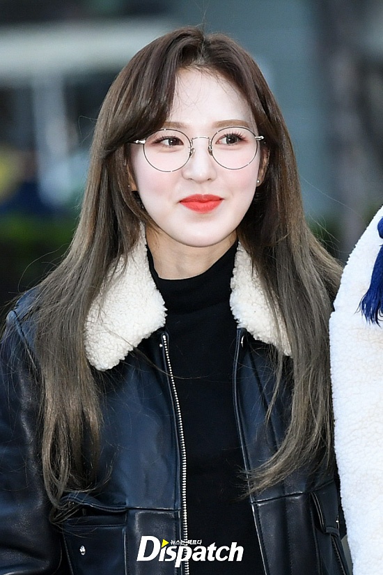 KBS-2TV Music Bank rehearsal was held at the KBS public hall in Yeouido, Yeongdeungpo-gu, Seoul on the morning of the 14th.Red Velvet Wendy gave fashion a point with glasses on the day - an intellectual charm overflowing.On the other hand, Music Bank will be attended by Exo, Red Velvet, NCT127, LaBoom, Uptension, Golden Child, Hay Girls, JBJ95, Ben, Won Poyu, Day Six and Voiceper.Smile sarr.Bloody Beauty.Campus Hoon.