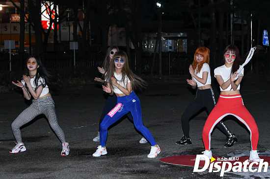 KBS-2TV Music Bank rehearsal was held at the KBS public hall in Yeouido, Yeongdeungpo-gu, Seoul on the morning of the 14th.Nature attracted Eye-catching with a passionate dance even in the minus 10 degrees weather, showing off her excitement in an athletic look and Thumb choreography.On the other hand, Music Bank will be attended by Exo, Red Velvet, NCT127, LaBoom, Uptension, Golden Child, Hay Girls, JBJ95, Ben, Won Poyu, Day Six and Voice Per.Whats the cold?Lets start.Karlwind Dance.Its a lot of excitement.