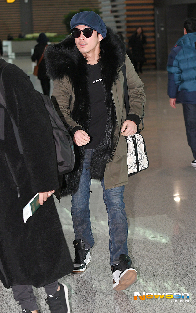 Actor Jang Hyuk is departing through the Incheon International Airport in Unseo-dong, Jung-gu, Incheon on December 15th.