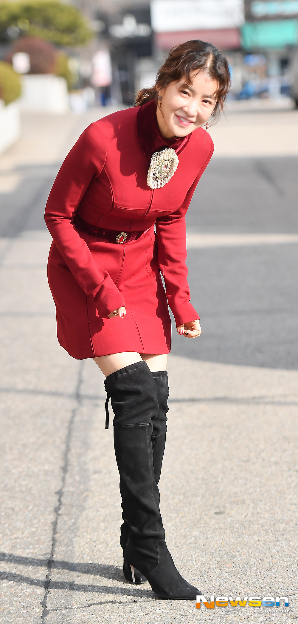 Lee Si-young The waist is the perfect party <p>KBS 2TV ‘Happy Together Season 4’ recording is 12 15 PM Seoul Yeongdeungpo-GU Yeouido Dong KBS Annex building in progress.</p><p>This day, Lee Si-young greetings.</p><p>A drama ‘why so upwind weather’ special recording with MC Yoo Jae-Suk, Hyun, Jo Yoon Hee, Jo Se-ho as a guest today, Lee Si-young, Lee Chang-Yeob, Kim Ji Young(child artists)attended.</p>