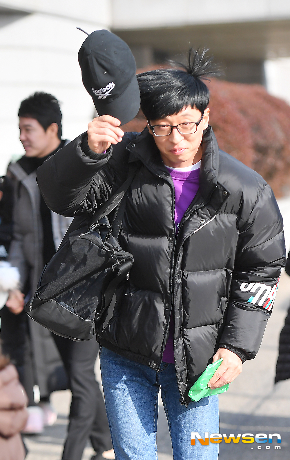 KBS 2TV Happy Together Season 4 recording was held at the KBS annex in Yeouido-dong, Yeongdeungpo-gu, Seoul on the afternoon of December 15.Yoo Jae-Suk is greeting on the day.MC Yoo Jae-Suk, Jeon Hyun-moo, Cho Yoon-hee, and Jo Se-ho guest attended the drama Wha-Gra-Feng Sangs special recording, including Oh Ji-ho, Lee Si-young, Lee Chang-yeop and Kim Ji Young (child talent).expressiveness