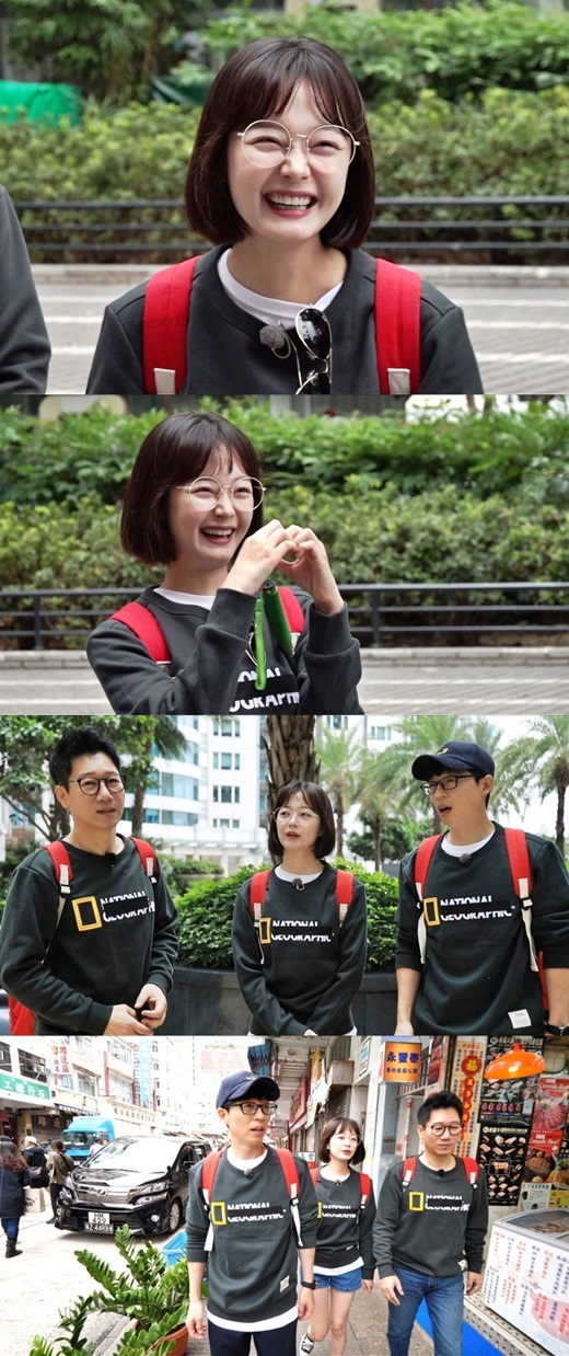 Actor Jeon So-min reveals his thoughts on marriageSBS Running Man, which is broadcasted on the 16th, is decorated with Mission Year-end Settlement Race 2, which collects all of Global Failure Mission and re-enters. After last week, Yoo Jae-Suk, Ji Suk-jin and Jeon So-min team Stake recommended to local peopleEarlier, they hoped for success in Hong Kongs various food, but after Okinawa cotton hell, they fell into Hong Kong cotton hell and gave a big smile. Jeon So-min found Newlyweds who took a wedding shoot during the mission.Jeon So-min looked at Newlyweds without a happy expression and suddenly shouted I want to marriage and embarrassed Ji Suk-jin and Yoo Jae-Suk.Jeon So-min said, I wished to be lucky because I could not marriage in Running Man.I do not think I can marriage, he laughed with a painful confession.Meanwhile, the three faced another crisis because of a new mission that reminded them of hell more than silver hell.Hoong Kong trio Yoo Jae-Suk, Ji Suk-jin, and Jeon So-min will be able to carry out the mission safely and return to Korea.It aired at 4:50 p.m. on the 16th.