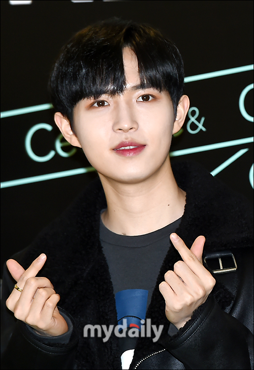 Wanna One Kim Jae-hwan is attending a Fashion brand fan signing Event held at Nuri Dream Square in Sangam-dong, Seoul on the afternoon of the 17th.