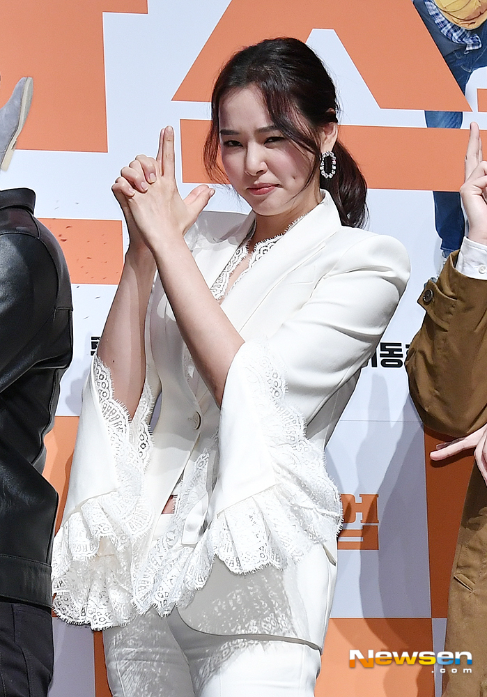 Actor Lee Ha-nui poses at the film Extreme Job (director Lee Byung-hun) Production Briefing Session held at CGV Apgujeong, Gangnam-gu, Seoul, on the morning of December 17.