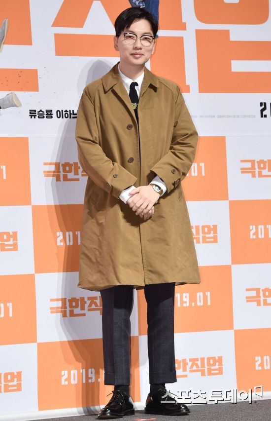Actor Yi Dong-hwi attends the film Extreme Job production briefing session at the Appgujeong CGV in Seoul on the morning of the 17th.December 17, 2018.