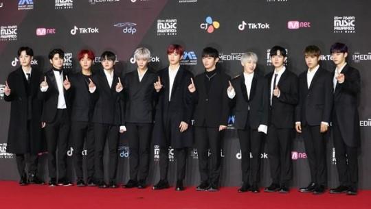 Boy group Wanna One announced the activity plan.Swing Entertainment announced on the 18th that Wanna Ones contract will be terminated on December 31, 2018 through Wanna Ones official fan cafe.However, Swing said, The official activities such as the awards after the end of the contract will be carried out as planned, and all official activities of Wanna One will be completed last January Concert.I am grateful to the 11 youths and Wanna One who have shown great performance for about a year and a half from August 2017 to now, the agency said. Swing Entertainment and related staff will do their best for Wanna One for the rest of the year, and will also support the new start and activities of the members. .Finally, the agency said, I sincerely thank many fans from home and abroad who have loved Wanna One for the time being, and I hope you will support and bless the future with the remaining long of Wanna One members.Wanna One, who was born last year through Mnet Produce 101 Season 2, has achieved meaningful results for a year and a half with all the songs from his debut song Energic to his first music album title song Spring Wind recently released.The extension of the activity has been discussed, but the announcement confirmed that the contract will be completed this year.