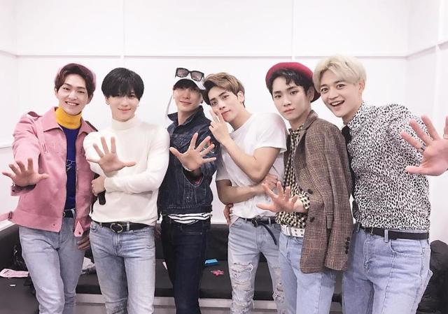 SHINee agency SM Entertainment released a 47-second memorial video on SM Town Twitter, adding: I remember you Jonghyun, I will love you forever, all of SM Town family.As of 8 am, eight hours after the release, the number of views is 680,000.SHINee member null, 28, posted a short video on her Instagram account, which she filmed with Jonghyun.Im next to you, I love you, group Girls Generation member Taeyeon, 29, wrote after posting a picture of Jong-hyun on Instagram.Lee Teuk (35), a member of the group Super Junior, also posted a photo taken with SHINee members including Jonghyun. It seems that a year has passed so quickly.I miss you a lot over time and think about it. I love you, even if its not every day, but sometimes its just today.The Foundation Corporation Light, which was established by the bereaved family of Jonghyun, opened The 1st Light or Art Festival at SM Town Theater on the 5th floor of the COEX Convention & Exhibition Center atium in Samseong-dong the previous afternoon.I remembered the deceased with the theme of The story you left, the story we will fill.Except for Onyu (29) who joined the army on the 10th, the rest of SHINee members including Null and Minho (27) and Taemin (25), another member of the Taeyeon and Girls Generation, Yoona (28), Red Velvet Yeri (19), and Exo Suho (27) were joined together.Singer IU, 25, missed Jong-hyun at his solo concert in Singapore on Saturday and sang Melencolia I Clock.It is a song that Jonghyun worked on in the regular 3rd album Modern Times released by IU in 2013.I will be happy to put the burden on it there, I will remember it forever, not because it is a cycle, and so on.Fans also shared a memorial ribbon at the COEX Convention & Exhibition Center atium on the 16th.SHINee, which celebrated its 10th anniversary this year, has been recognized as a team that is ahead of trends by actively accepting contemporary music as a team that stands for contemporary band.Jong-hyun is a main vocalist and a member of the teams musicality. He has boasted one of the most vocal talents in Idol.He was born as a writer and composer, starting with the co-writing of SHINee mini title song Romeo released in 2009.In particular, he released his first solo album in 2015 and became a singer-songwriter.Jonghyun was a musician with a strong reputation for his fellow line and junior. In addition to the IU Melencolia I watch, Lee Ha-yi s sigh and Kim Ye-rim No More were his songs.Above all, it went to Idol, who was thoughtful; his comments were widely talked about when he was a radio DJ.At the end of 2015, he also published a novel book, Sanha-yeop - Flows, Things that I Let Go, which contains his thoughts and podium.After Jonghyuns death, a memorial procession of those who want to remember him forever continued, and a request for re-issue was flooded with publishers.