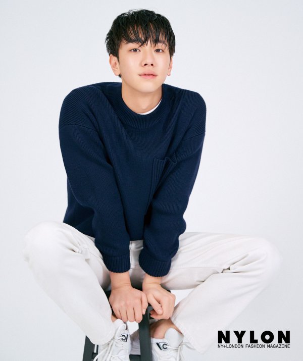Actor Nam Yoon-su, who captivated his emotions with his fresh and innocent Image, unveiled a fashion picture with masculine charm in the January issue of the fashion magazine Nylon, which features styles in London and New York.Nam Yoon-su, who has just made his first step as an actor, is busy with shooting an entertainment program called Its Seoul, scheduled to air in mid-December.Interviews and pictures that talk about seriousness about acting and future aspirations are revealed through the January issue of nylon, saying that they are more thoroughly trying than they are born.Photos nylon (NYLON)