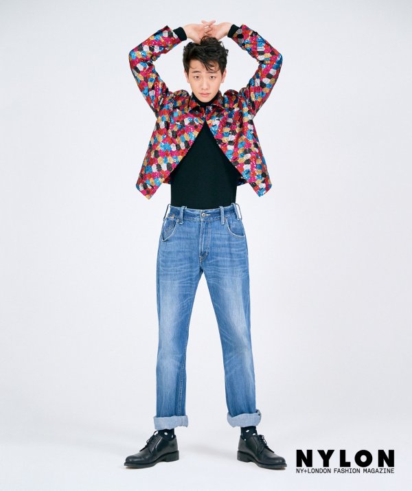 Actor Nam Yoon-su, who captivated his emotions with his fresh and innocent Image, unveiled a fashion picture with masculine charm in the January issue of the fashion magazine Nylon, which features styles in London and New York.Nam Yoon-su, who has just made his first step as an actor, is busy with shooting an entertainment program called Its Seoul, scheduled to air in mid-December.Interviews and pictures that talk about seriousness about acting and future aspirations are revealed through the January issue of nylon, saying that they are more thoroughly trying than they are born.Photos nylon (NYLON)