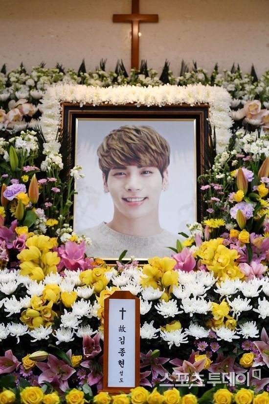 Group SHINee member Jonghyuns first cycle is celebrated, and many people are shedding tears by remembering him.The 18th is the year since Jonghyun died. He died on December 18 last year.On the afternoon of the 17th, ahead of the first cycle, an art festival was held to honor and commemorate Jonghyun at SM Artium in Samsung-dong, Gangnam-gu, Seoul.This was conducted as the subject of light or the foundation established by the mother of the late Jonghyun.SM Entertainment and SHINees official Instagram posted Jonghyuns memorial video.The 46-second video background song was Jonghyuns End of a Day; Jonghyuns live appearances filled several chapters of video; and Jonghyuns The end of video.I remember you. I will love you forever. All of the SM family.His colleague Singer IU, who had a musical exchange with Jonghyun during his lifetime, also honored him.IU selected Melencolia I Clock at a solo concert in Singapore on the 16th, saying, I will sing for the missing person.Melencolia I Clock is a song written and composed by Jonghyun.Fans also expressed their condolences toward him. Jonghyuns last post on Instagram, which is still active, has a lot of comments on a minute basis.Fans mourned, saying, I want to see, Do not cry there, Jong Hyun, I still miss a lot, so I wear it warmly.